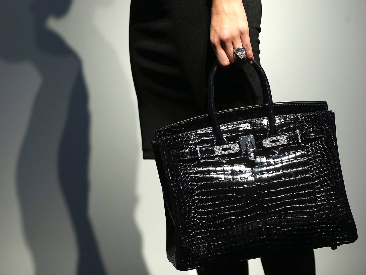 Сумка Hermes Birkin россиянки за 1,7 миллиона рублей оказалась подделкой:  Личности: Ценности: Lenta.ru