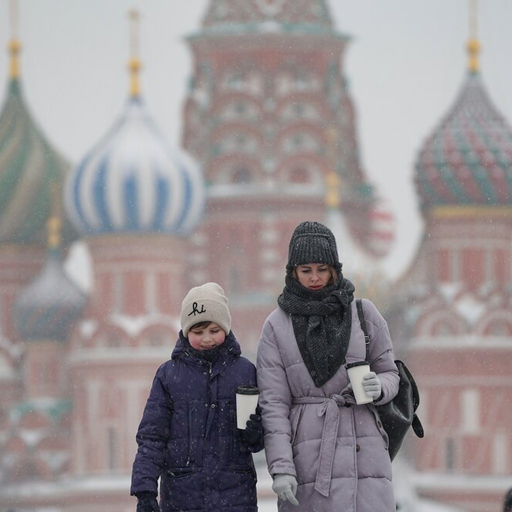 Завтра в москве ветер будет. Снег в Москве. Снег в Москве сегодня фото. Погода в Москве на сегодня. Москва фото 2023.