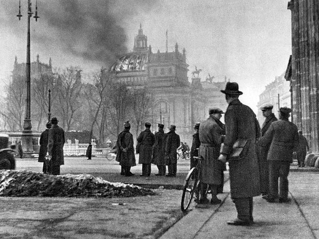 Здание Рейхстага утром 28 февраля 1933 года, Берлин