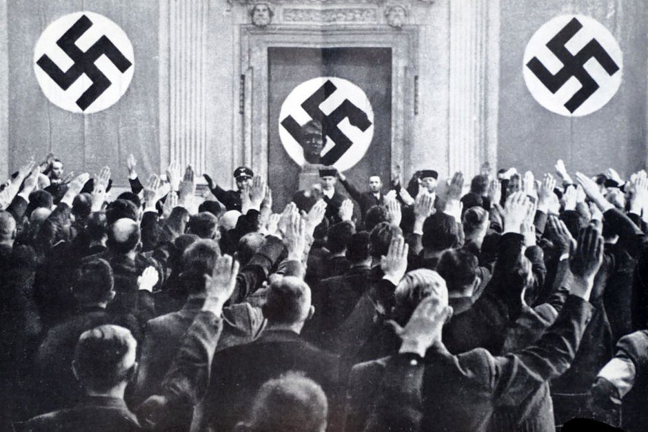 Заседание Народной судебной палаты (чрезвычайного суда), созданной вскоре после поджога Рейхстага, 1934 год, Берлин