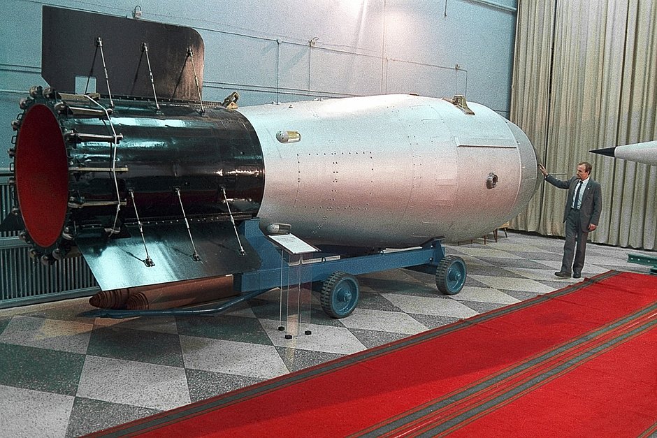 Копия «Царь-бомбы» в музее Российского федерального ядерного центра в Сарове 