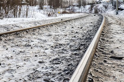 Поврежденный участок железной дороги в Крыму починили