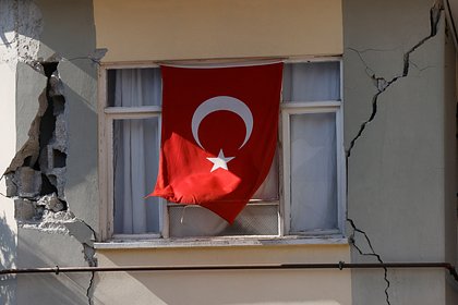 Фанаты турецкого клуба устроили акцию помощи пострадавшим в землетрясении детям