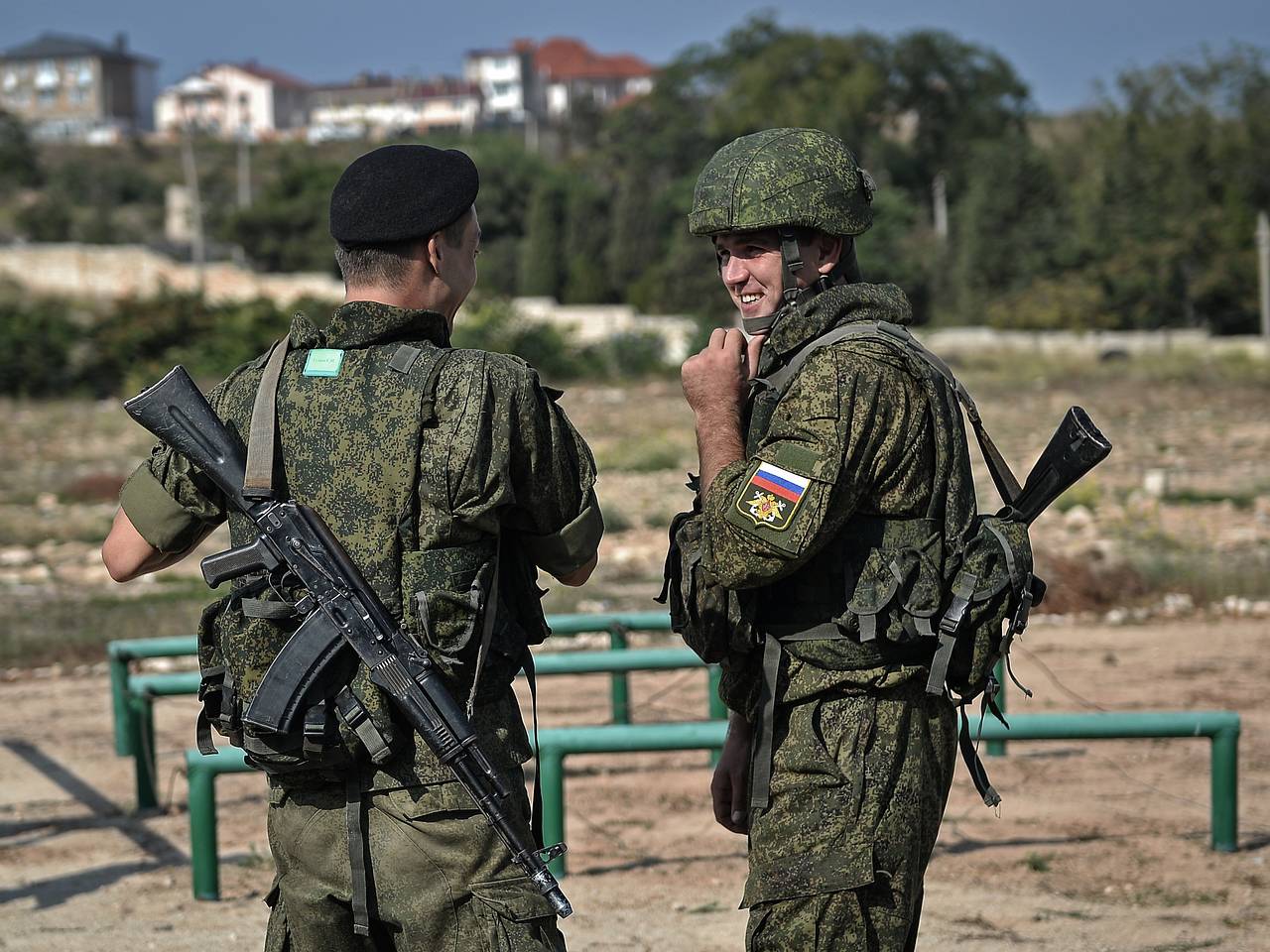 Аксенов рассказал о роли «вежливых людей» в Крымской весне: Политика:  Россия: Lenta.ru