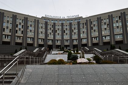 Тело пенсионерки нашли под окнами больницы в Петербурге