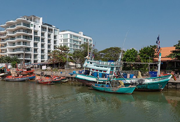 Еще 50 лет назад в Таиланде на месте кондоминиумов и апарт-отелей были рыбацкие хижины