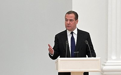 Медведев указал Западу на поддержку террористов после диверсии под Брянском