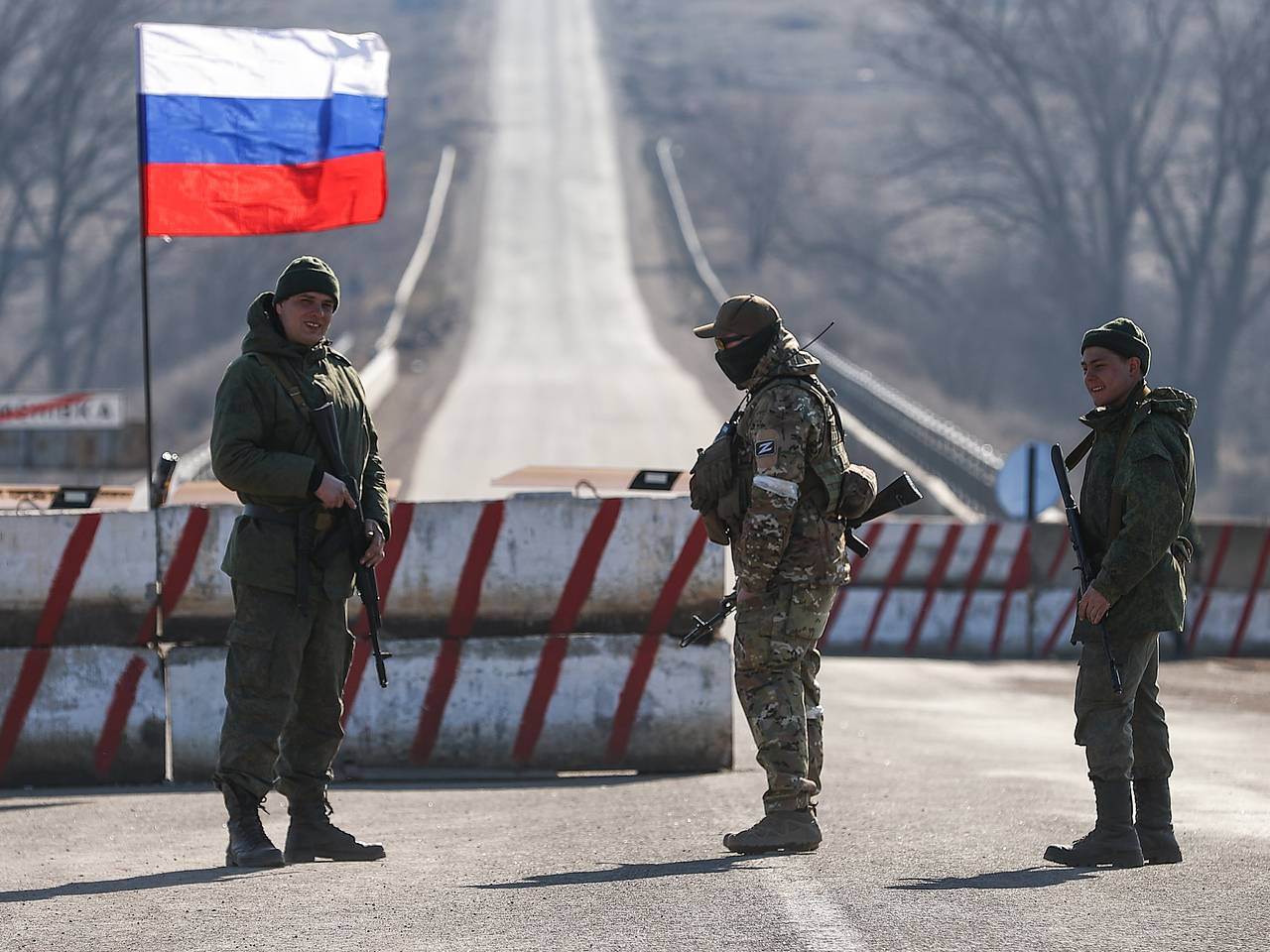 В ДНР усилят блокпосты после диверсии под Брянском: Украина: Бывший СССР:  Lenta.ru