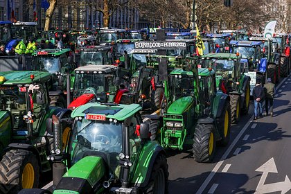 Фермеры на тракторах перекрыли центр Брюсселя во время акции протеста
