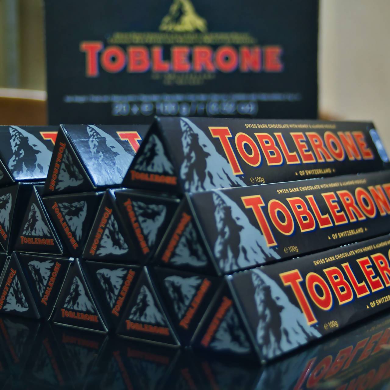 Производитель шоколада Toblerone уберет с упаковки изображение горы в  Швейцарии: Бизнес: Экономика: Lenta.ru