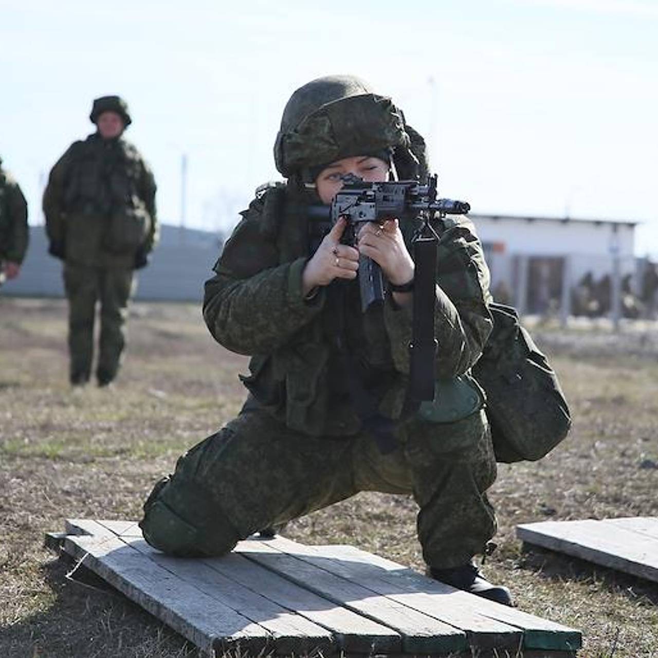 Шойгу назвал число участвующих в СВО женщин-военнослужащих: Политика:  Россия: Lenta.ru