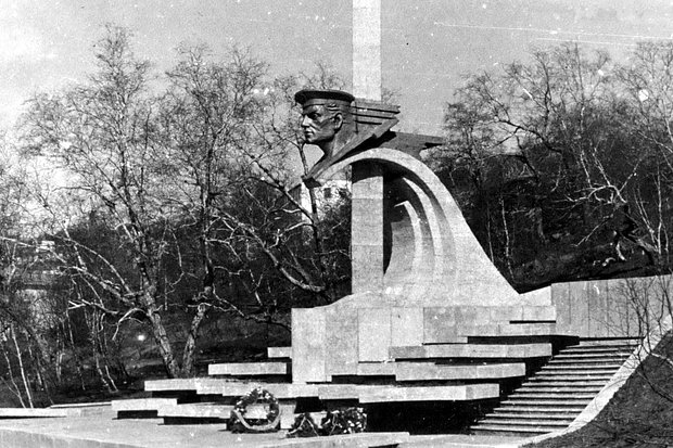 Памятник погибшим подводникам экипажа К-129. Фото: Feldgrau.info