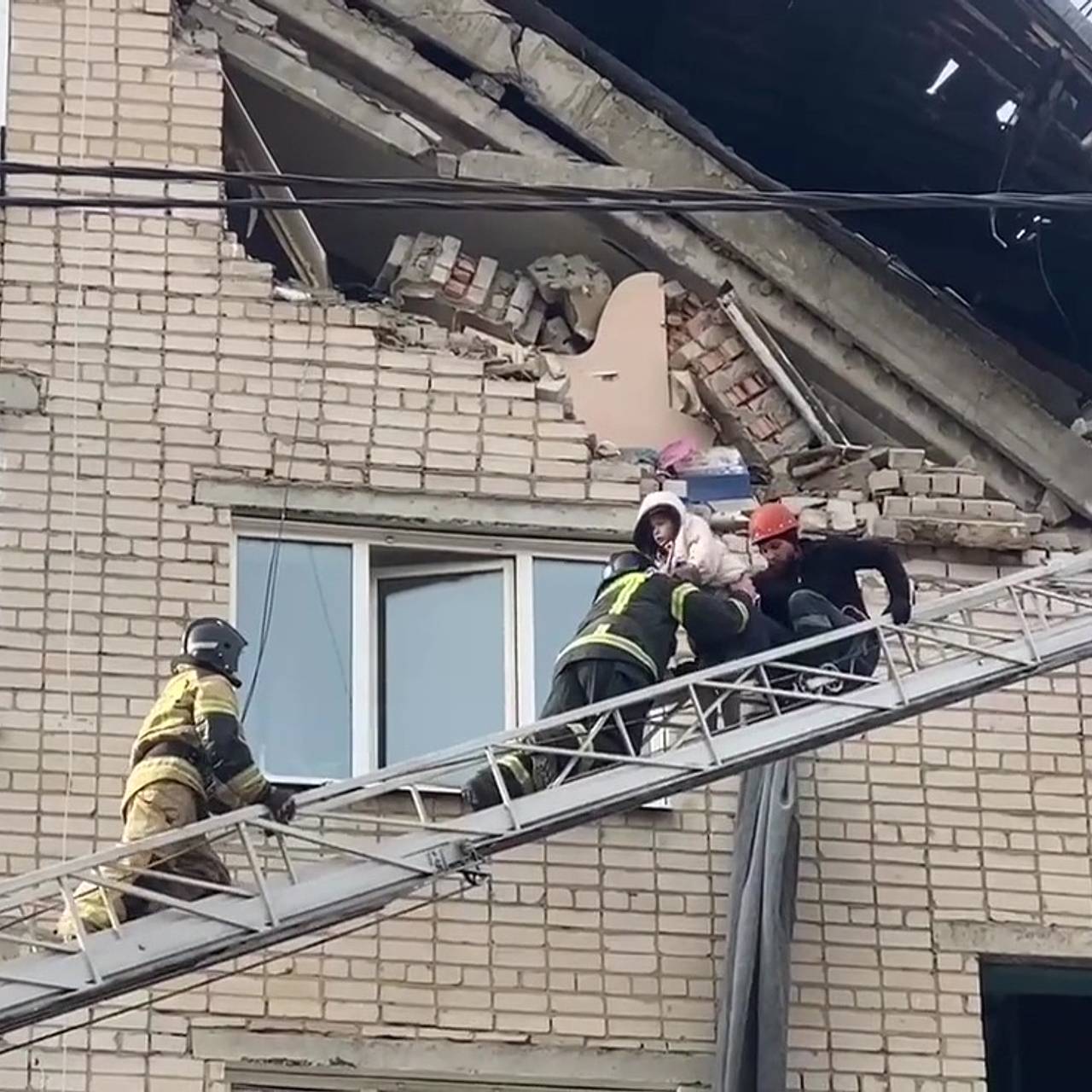 Число пострадавших при взрыве газа в пятиэтажке Читы снова возросло:  Происшествия: Россия: Lenta.ru