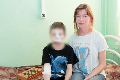 Собака покусала лицо девятилетнему мальчику во дворе российской школы