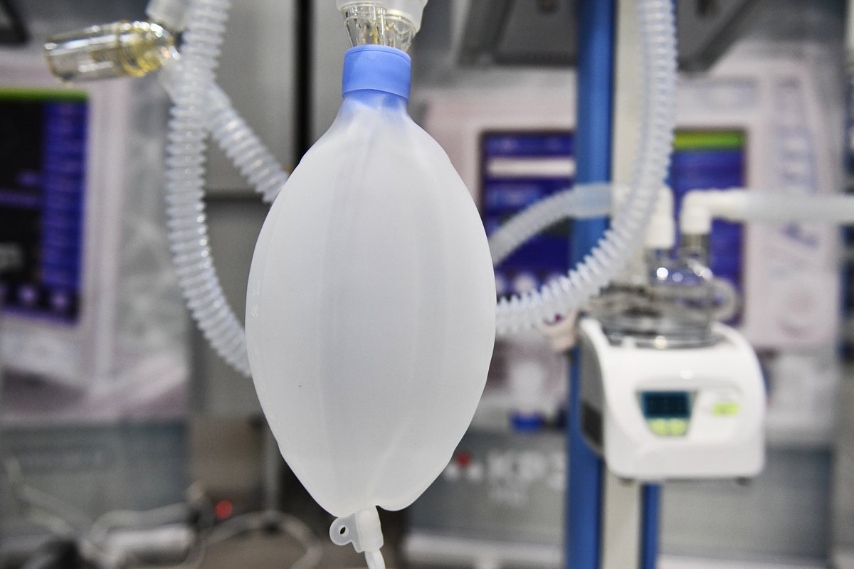 Дыхательный резервный мешок для аппарата искусственной вентиляции легких