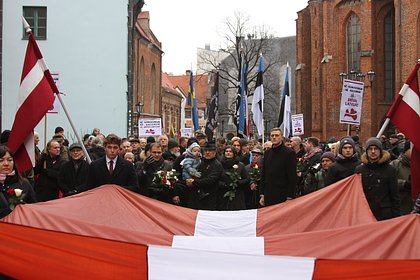 Спецслужбы Латвии призвали доносить о провокаторах во время шествия ветеранов СС
