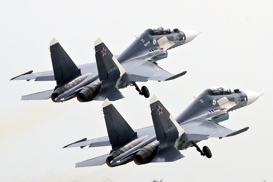 Многоцелевые истребители Су-30