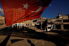Подсчитан ущерб экономике Турции от землетрясений