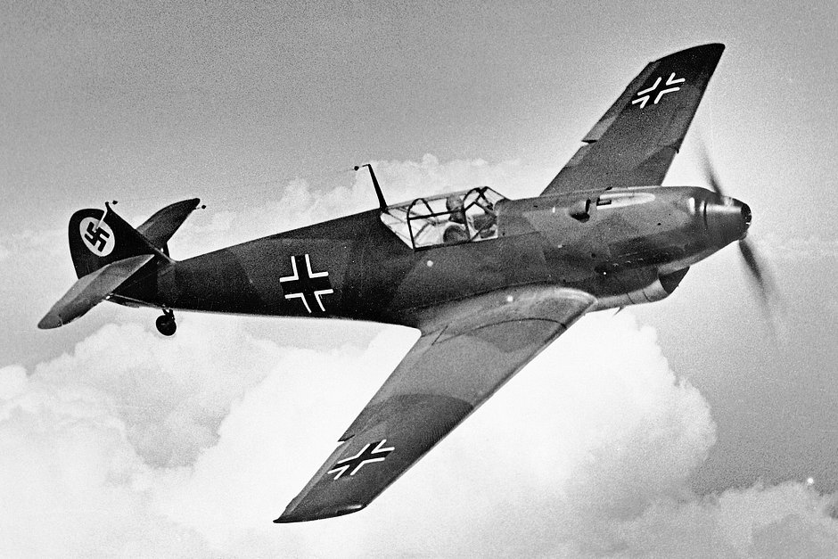 Мессершмит BF.109B. Мессеры были главными противниками наших истребителей и бомбардировщиков в начале войны 