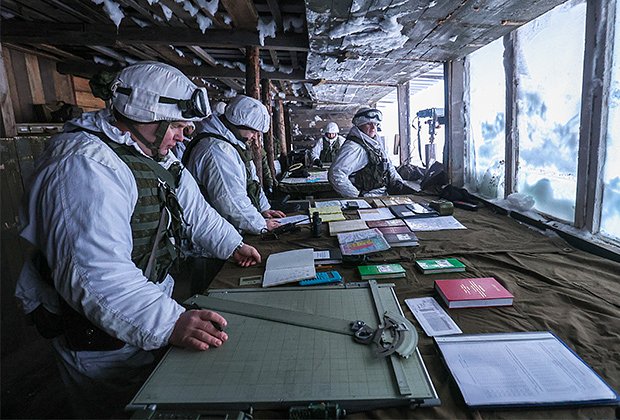 Морские пехотинцы Северного флота в полевом штабе на учениях в Мурманской области