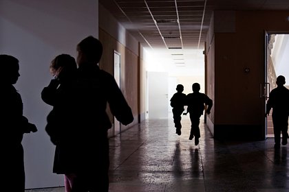 Российский семиклассник пронес в школу электрошокер и ударил им одноклассника