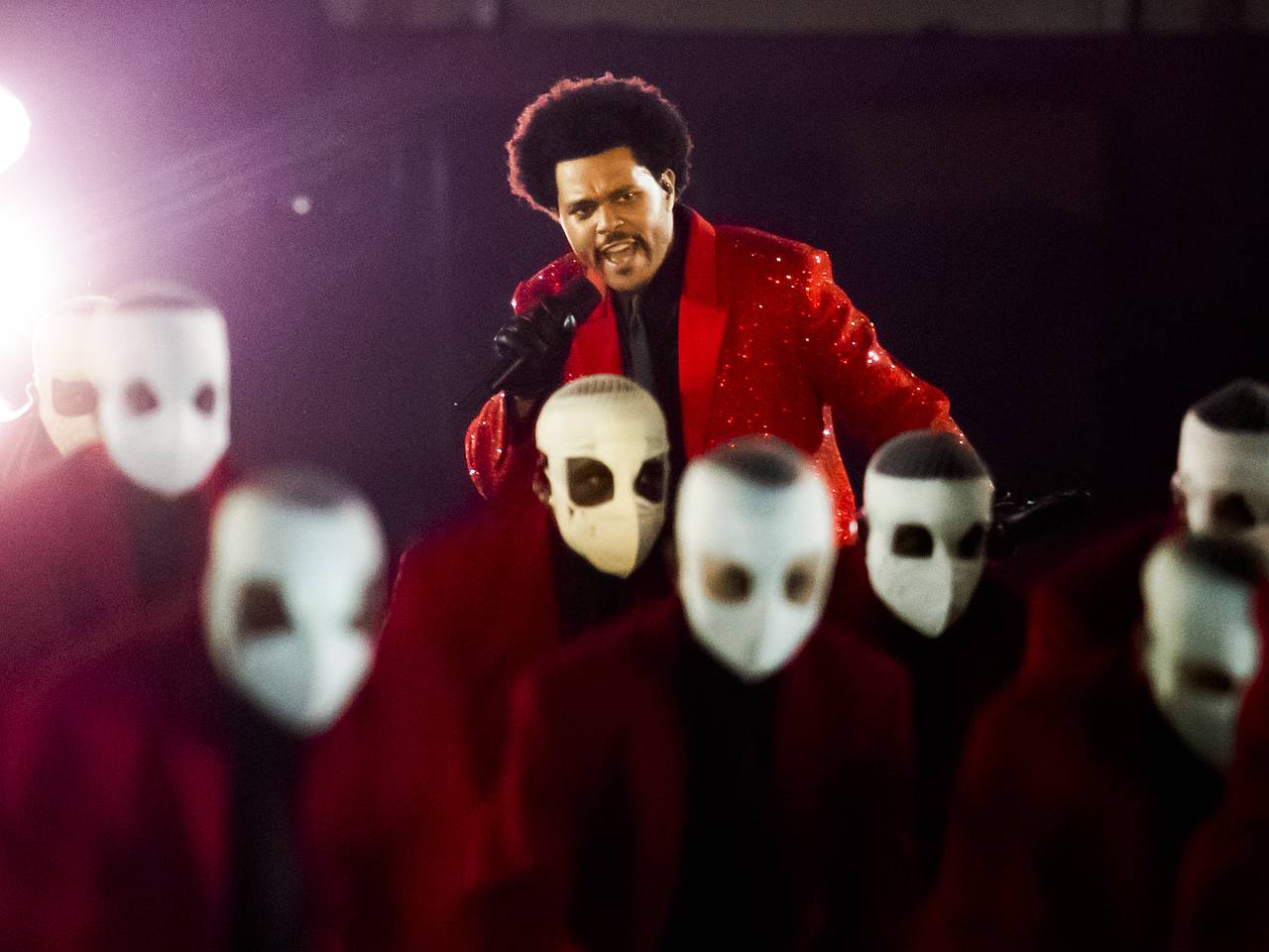 The Weeknd пришел к соглашению с обвинившими его в плагиате музыкантами:  Музыка: Культура: Lenta.ru