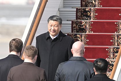 Си Цзиньпин заявил о готовности защищать международное право вместе с Россией