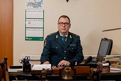 ФСБ забрала с рабочего места таможенника со взяткой в 300 тысяч рублей