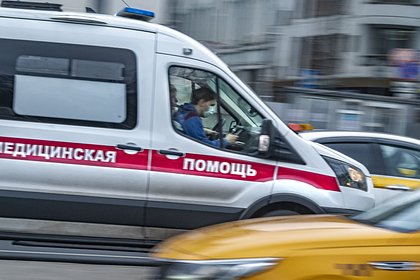 В Москве мужчина сломал ногу незнакомой женщине за отказ одолжить телефон