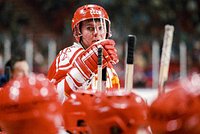 «Он лез в самое пекло» Почему звезда советского хоккея Владимир Крутов провалился в НХЛ?
