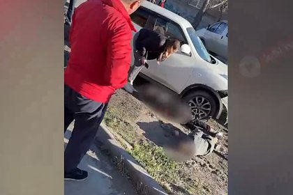 Сбитых машиной российских подростков на электросамокате сняли на видео