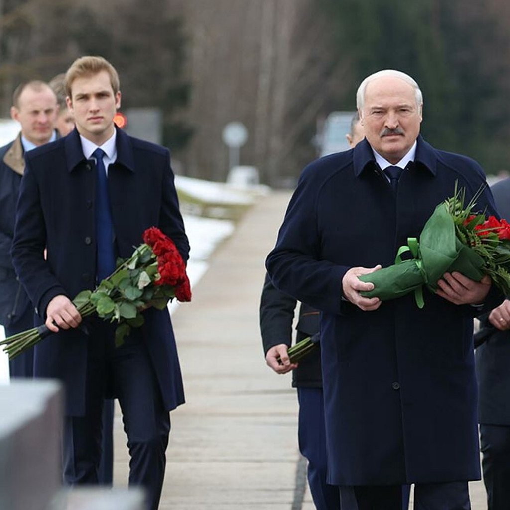 Лукашенко С Сыном И Президент Эстонии С Сыном