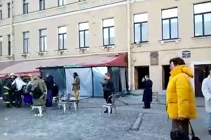 В Санкт-Петербурге при взрыве в кафе погиб человек