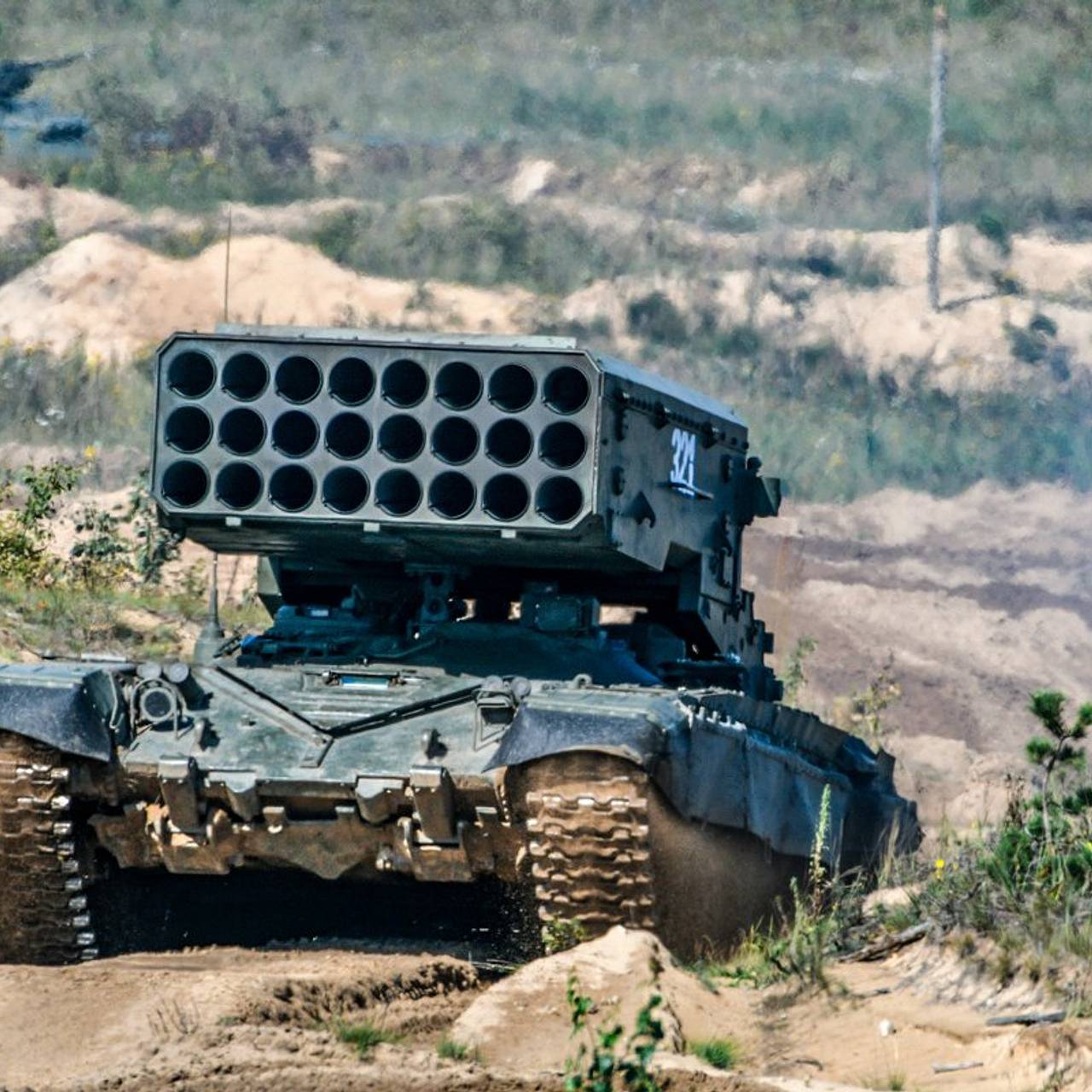 Огнеметные системы «Солнцепек» впервые передали военнослужащим ВДВ:  Политика: Россия: Lenta.ru