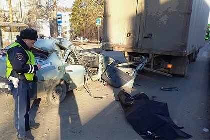 Пьяный россиянин на чужом авто устроил смертельное ДТП и бросил погибшего