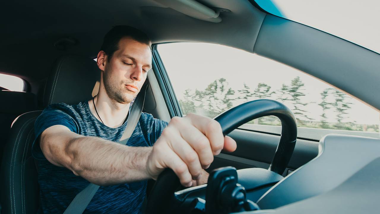 Пьяное состояние и недосып при вождении автомобиля приравняли: Наука: Наука  и техника: Lenta.ru