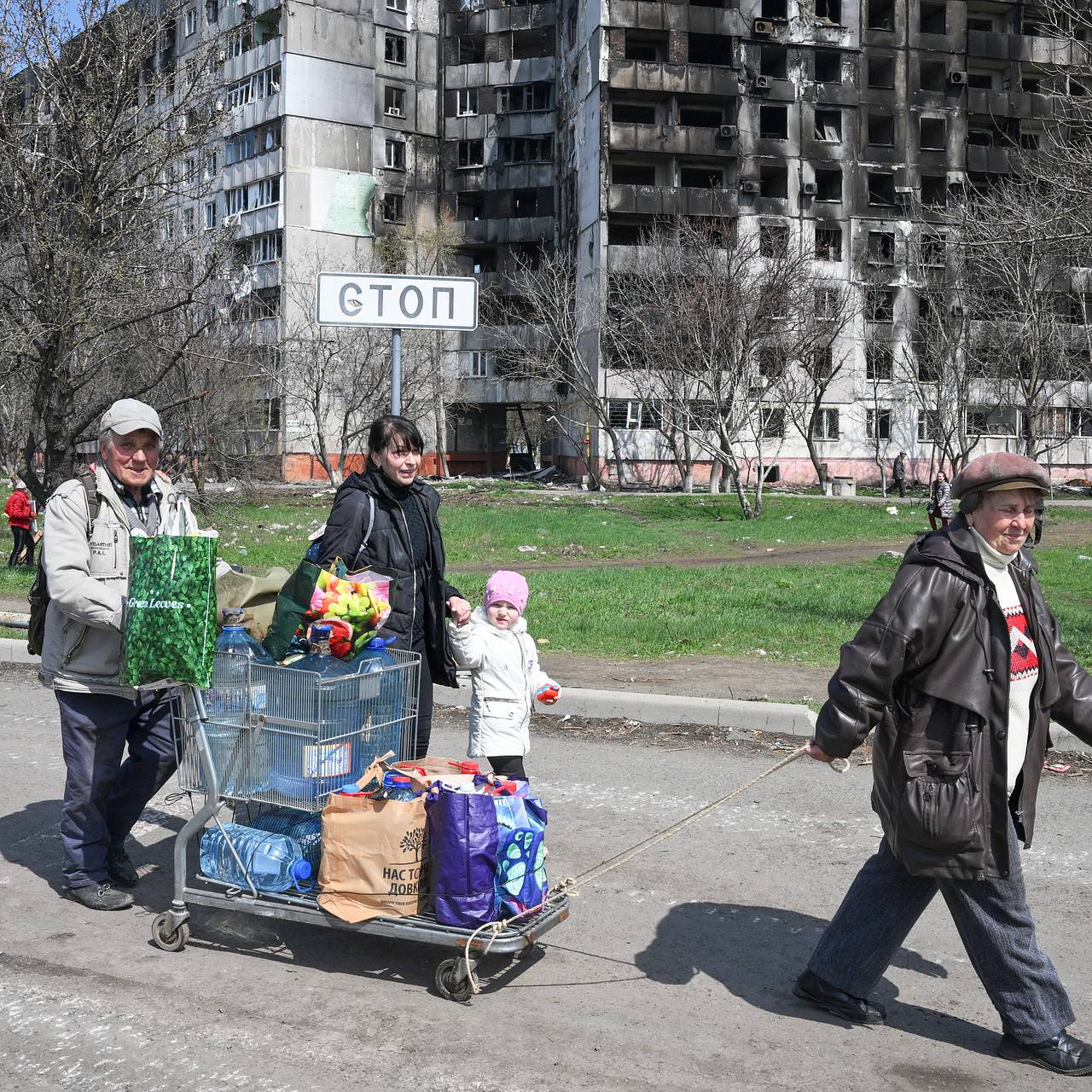 Многие просто голодали» Тысячи простых россиян решили помочь детям  Донбасса. Что они увидели на месте боевых действий?: Регионы: Россия:  Lenta.ru