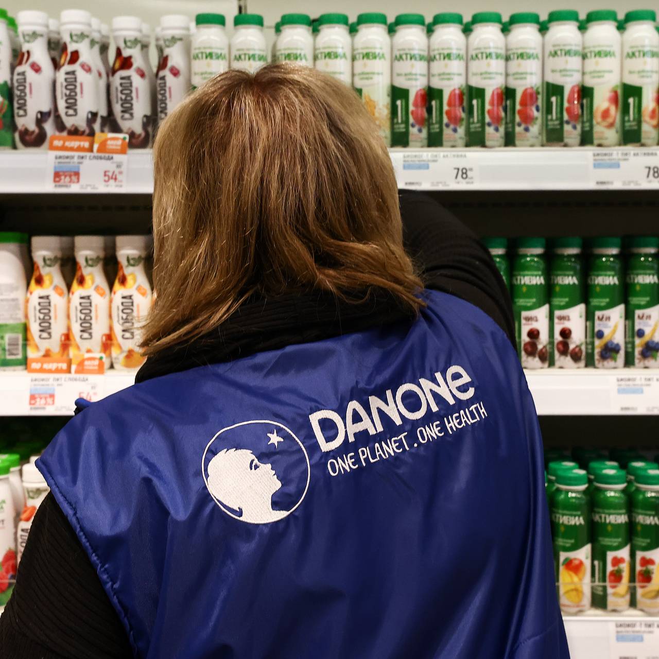 Продукты Danone собрались продавать под брендом «Вкусно. Полезно. По  рукам»: Бизнес: Экономика: Lenta.ru