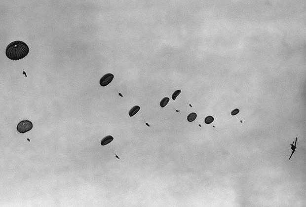Немецкие парашютные войска. Фото: AP