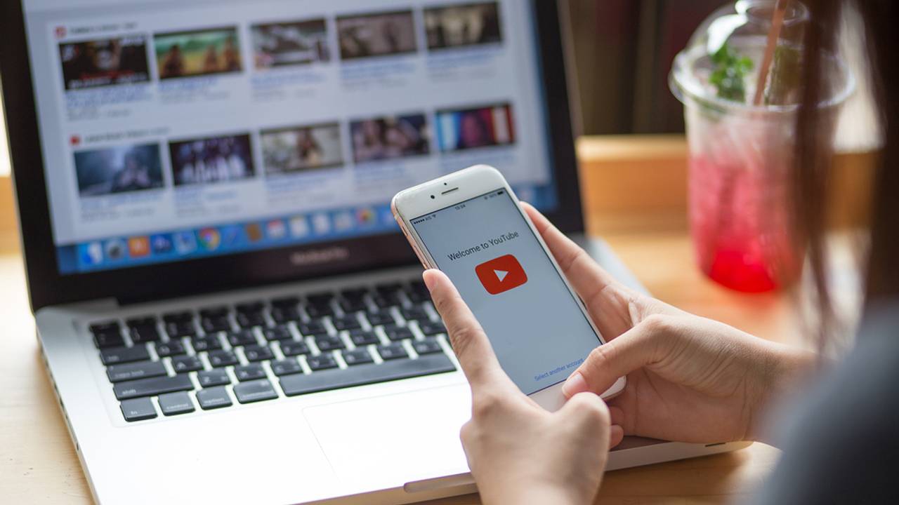 Депутат раскритиковал YouTube за отсутствие рекламы для россиян: Интернет:  Интернет и СМИ: Lenta.ru