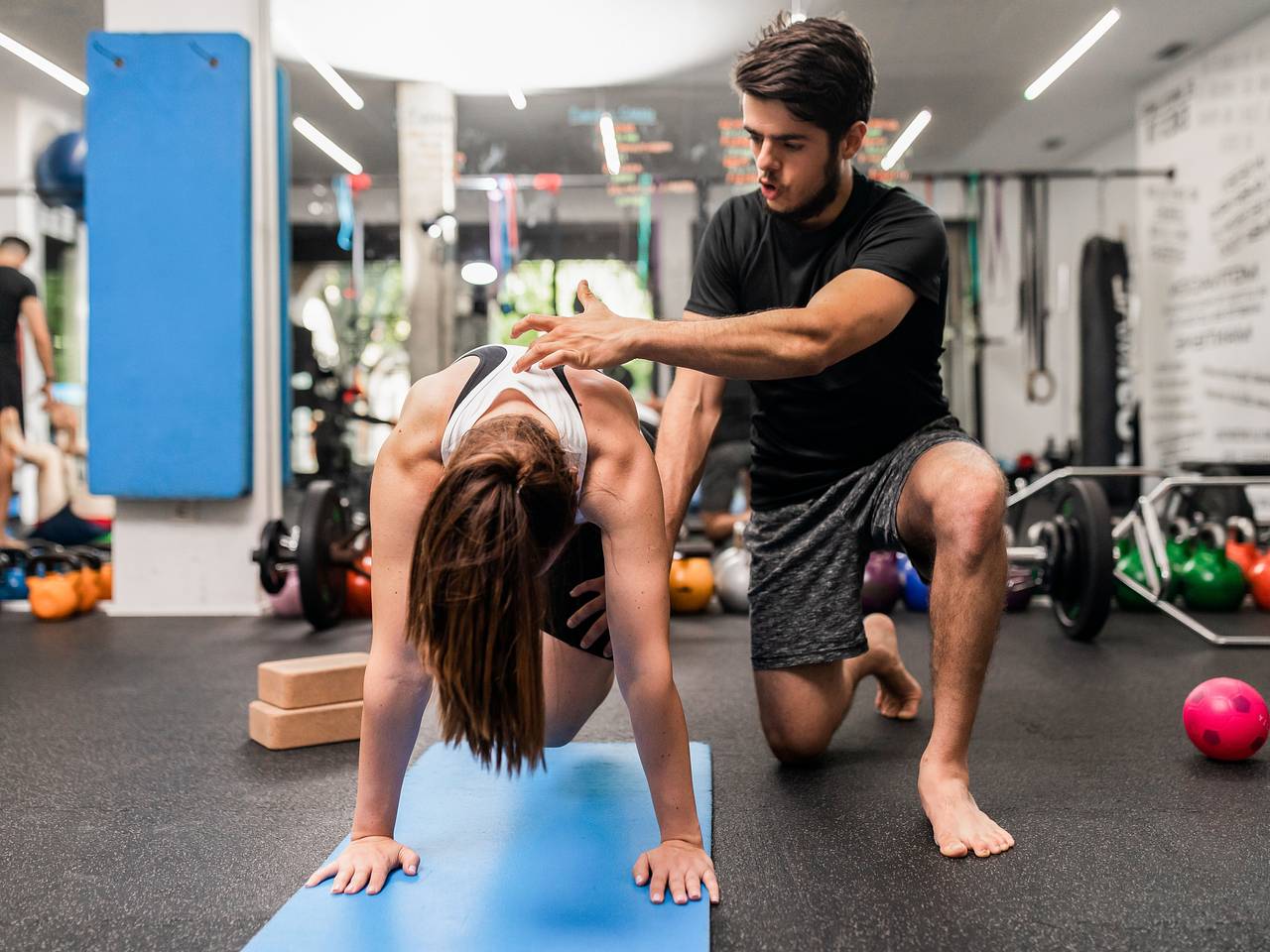 Упражнения для укрепления мышц спины и коррекции осанки