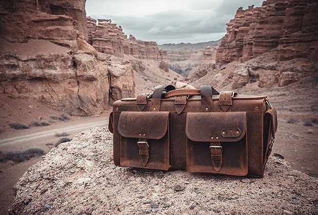 Мужчинам казахстанский бренд предлагает сумки, которые оценили бы настоящие кочевники