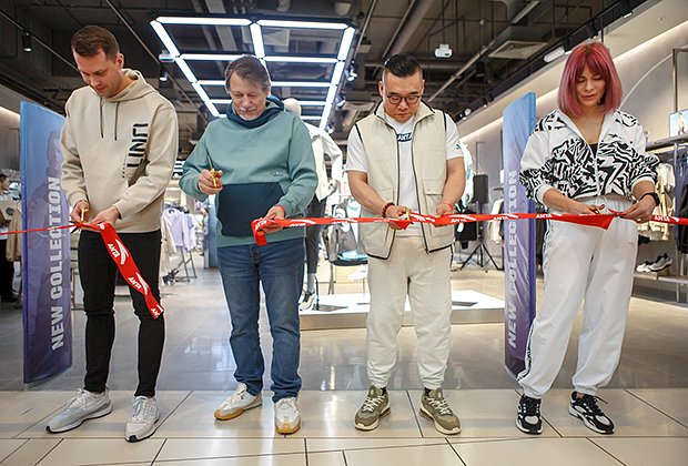 Флагманский магазин ANTA открывали с участием китайского представителя бренда