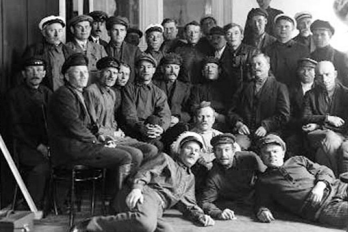 Группа рабочих, свидетелей обвинения по Шахтинскому делу. 6 июля 1928 года
