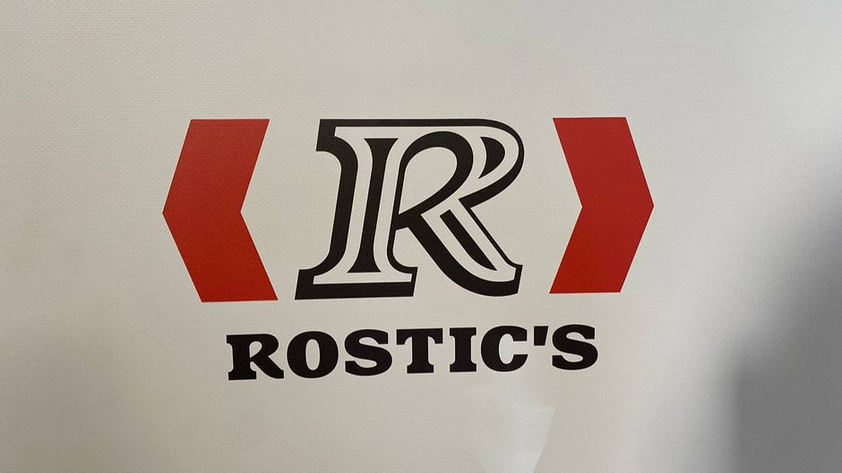 Фото с открытия первого Rostic’s