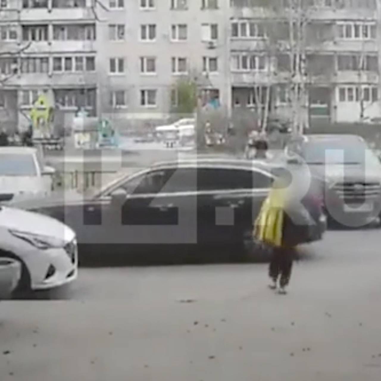 В Петербурге водитель сбил четырехлетнего мальчика и попал на видео:  Общество: Россия: Lenta.ru