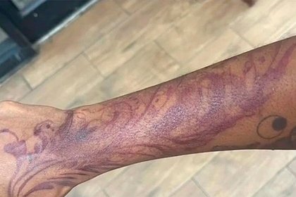 Женщина потратила более 100 тысяч рублей на татуировку и возненавидела ее