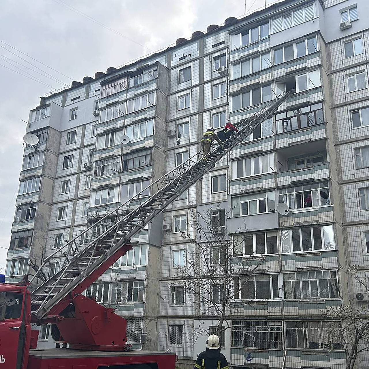 Стало известно о взрыве многоэтажки в Умани после попадания украинской  ракеты: Украина: Бывший СССР: Lenta.ru