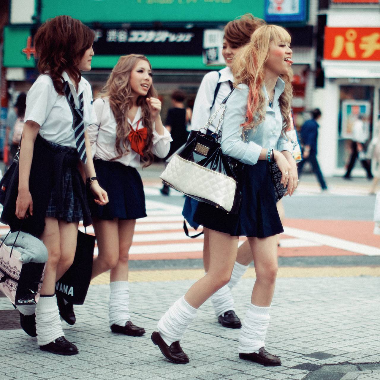 Школьная форма делает их милее» Как в Японии возник культ сексуальных  школьниц и почему девушек привлекает проституция: Общество: Мир: Lenta.ru