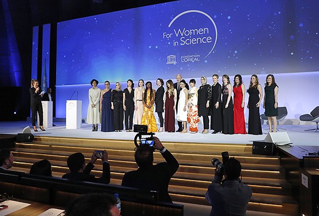 Вручение премии «Женщинам в науке L'Oreal — UNESCO» в здании UNESCO. Париж, 2019 год